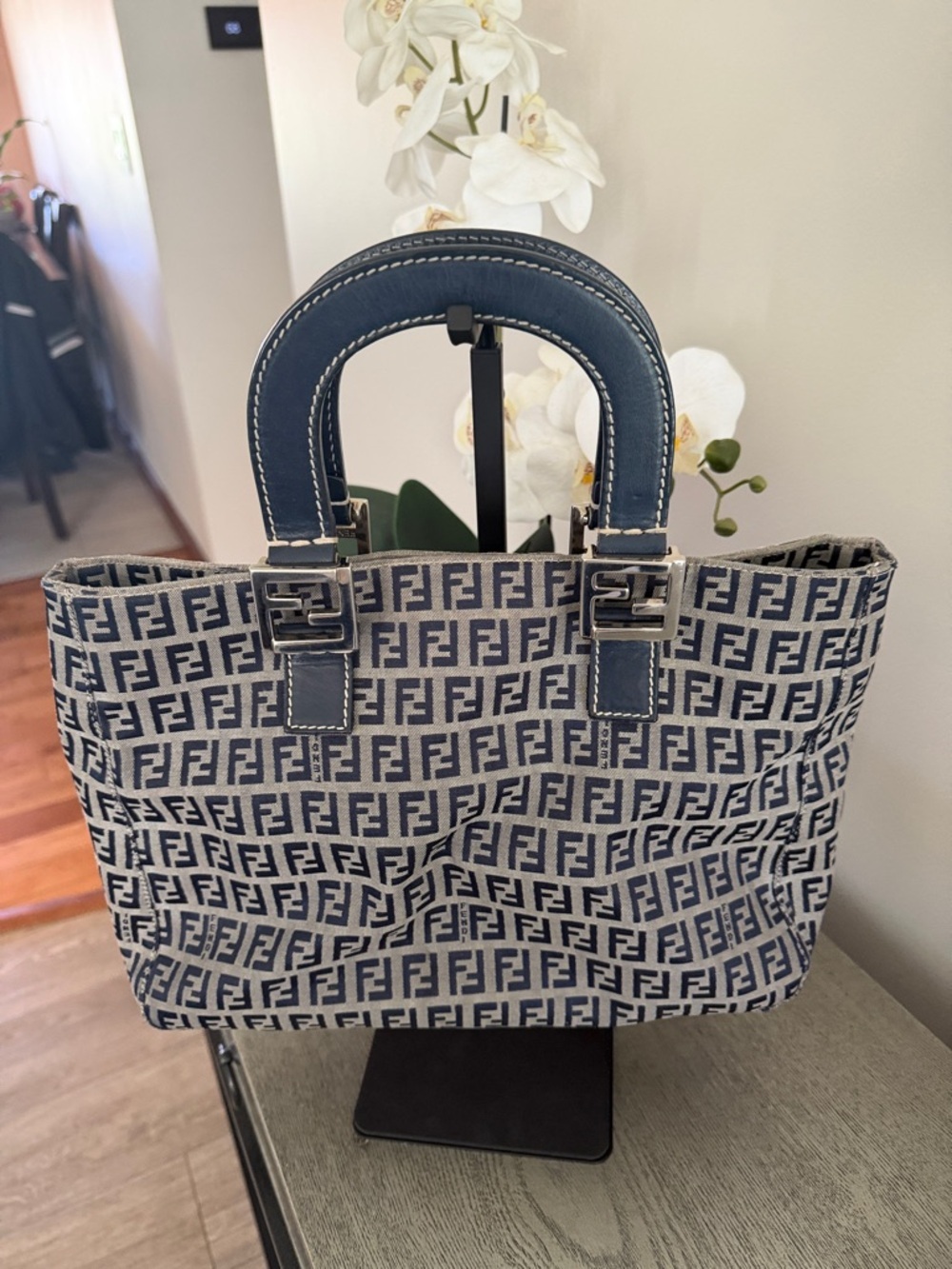 Fendi Zucca Logo Tote in Navy and Beige Canvas - Picture 3 of 11